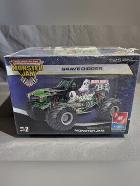 AMT/ ERTL Grave Digger Monster Jam Truck Model Kit 1:25 New In Sealed Box